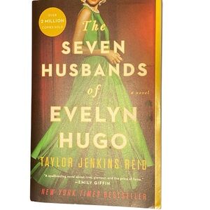 The Seven Husbands of Evelyn Hugo by Taylor Jenkins Reid Paperback